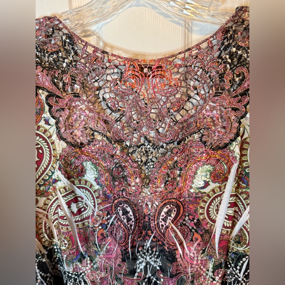 Unity World Wear Paisley Flutter Sleeve Tunic - Pink, Black & White - Picture 4 of 6